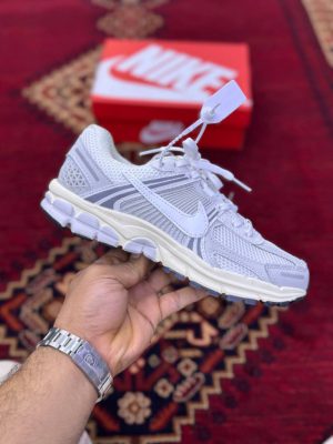 کتونی نایکی زوم وومرو 5 nike zoom vomero 5