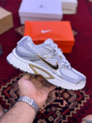 کتونی دخترانه نایکی وی فایو کا ران nike v5k ru