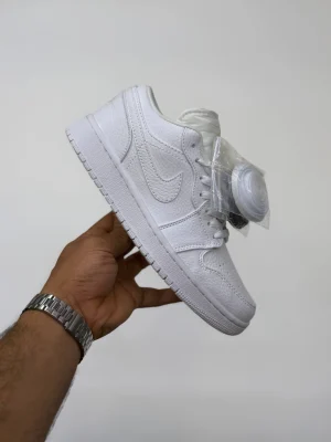 کتونی دخترانه و پسرانه نایکی جردن وان nike Jordan one